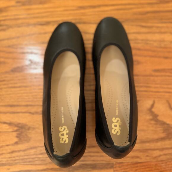 SAS Women’s 8N Narrow Milano Leather Black Slip-On Pump Block Heel Shoe Comfort - Picture 2 of 13